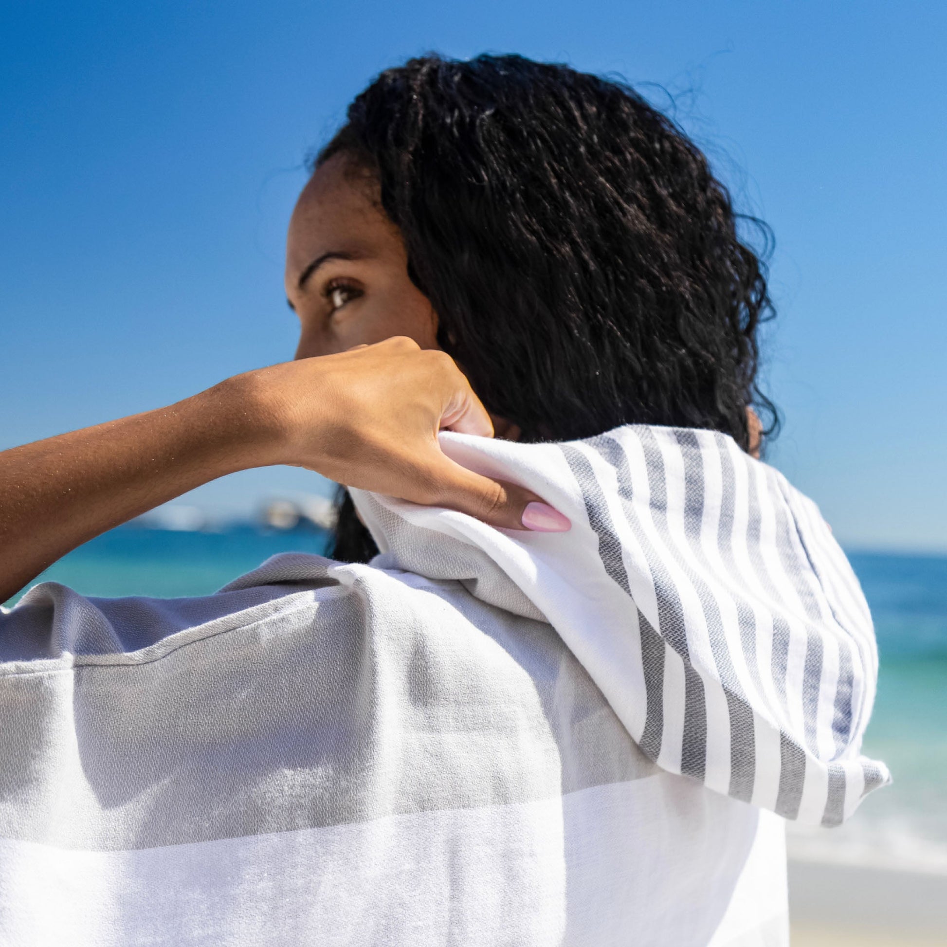 towel-poncho-c6 7_0002_Beach_Poncho_7.jpg