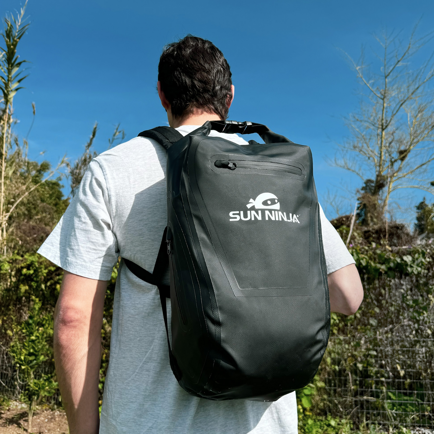 dry-bag-backpack-c5 Drybag_backpack_black_5_27bbd494-5355-4b02-bc6a-e95a0c88f09c.png
