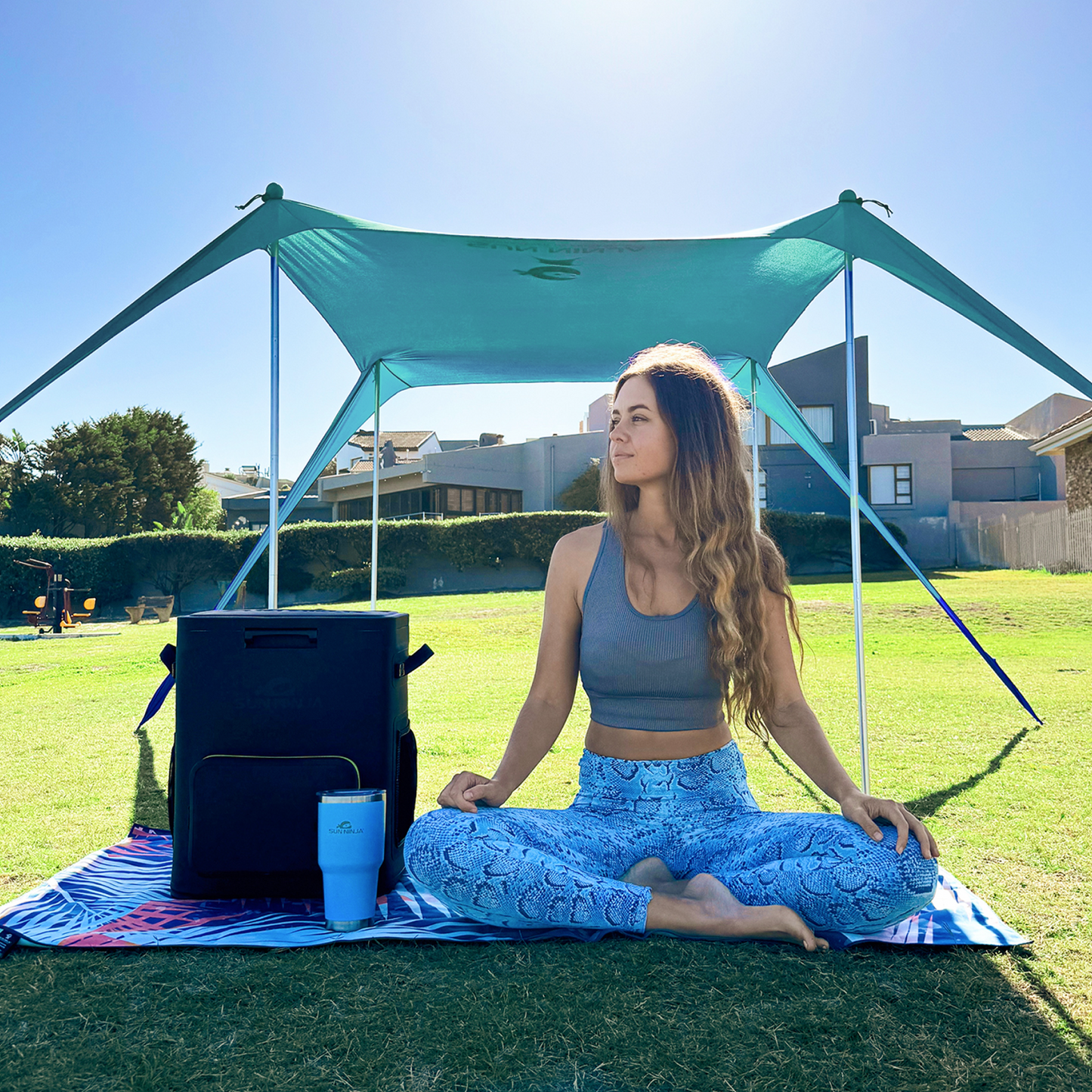 beach-tent-2-person-b4 Sun-Ninja_2_person_tent_green_5.png