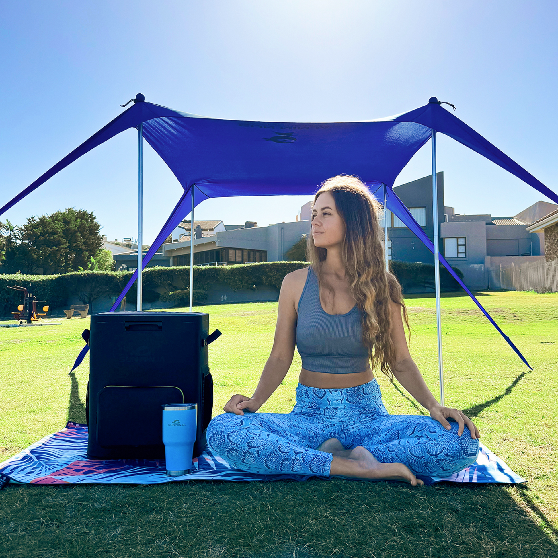 sun-ninja-beach-tents-z0 Sun-Ninja_2_person_tent_navy_5.png