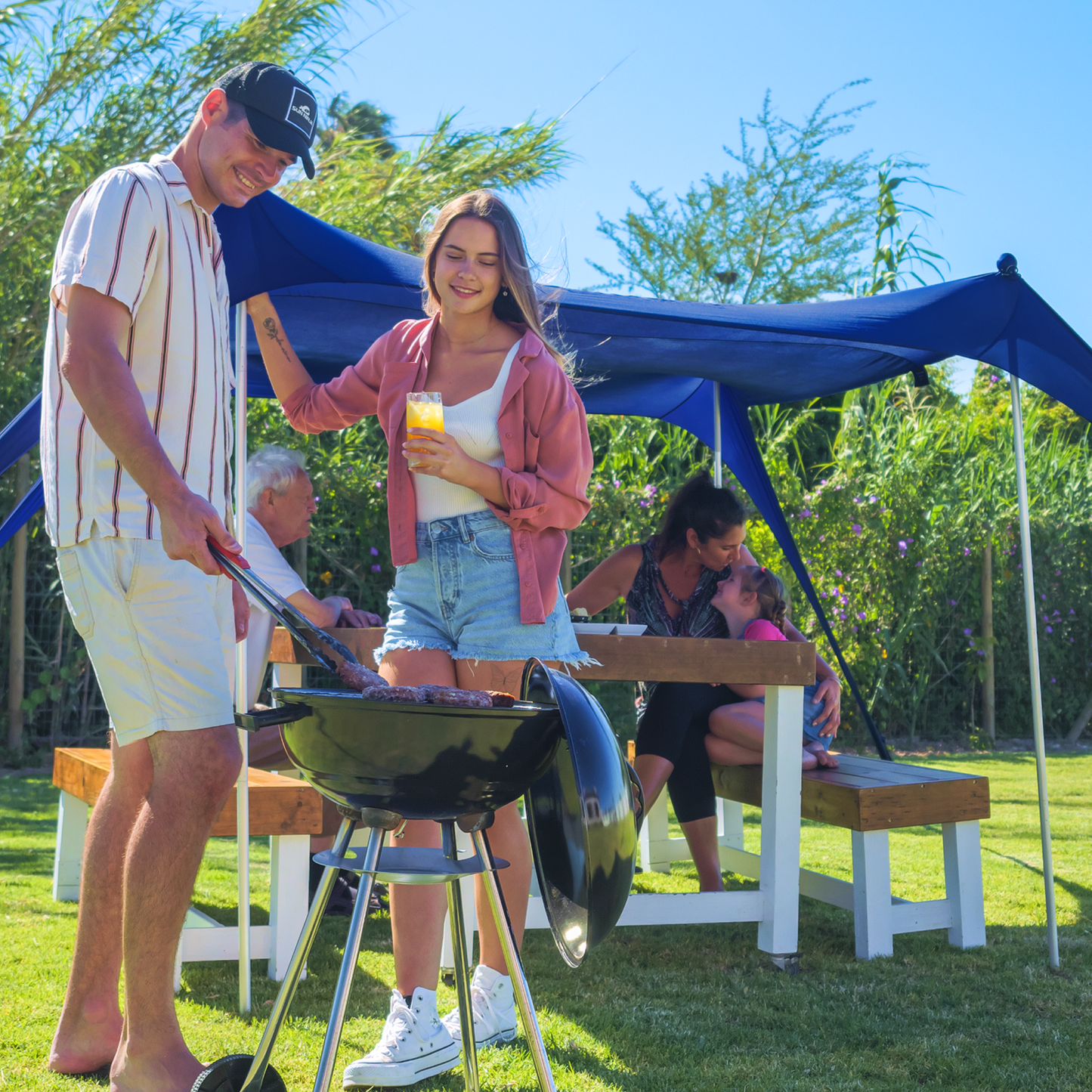 beach-tent-4-person-j8 Sun-Ninja_4_person_tent_navy_7.png