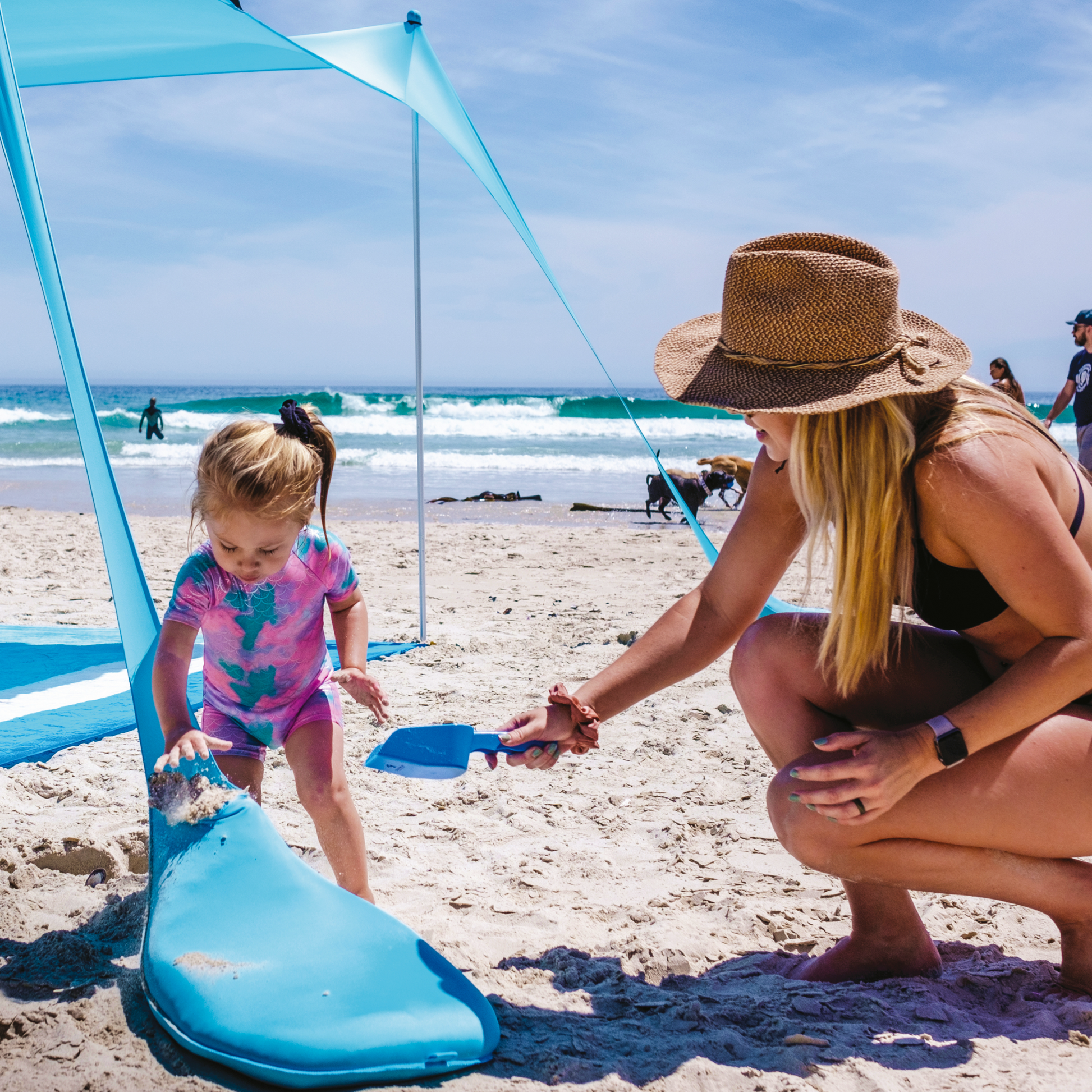 beach-tent-8-person-y7 Sun-Ninja_8_person_tent_turquoise_7.png