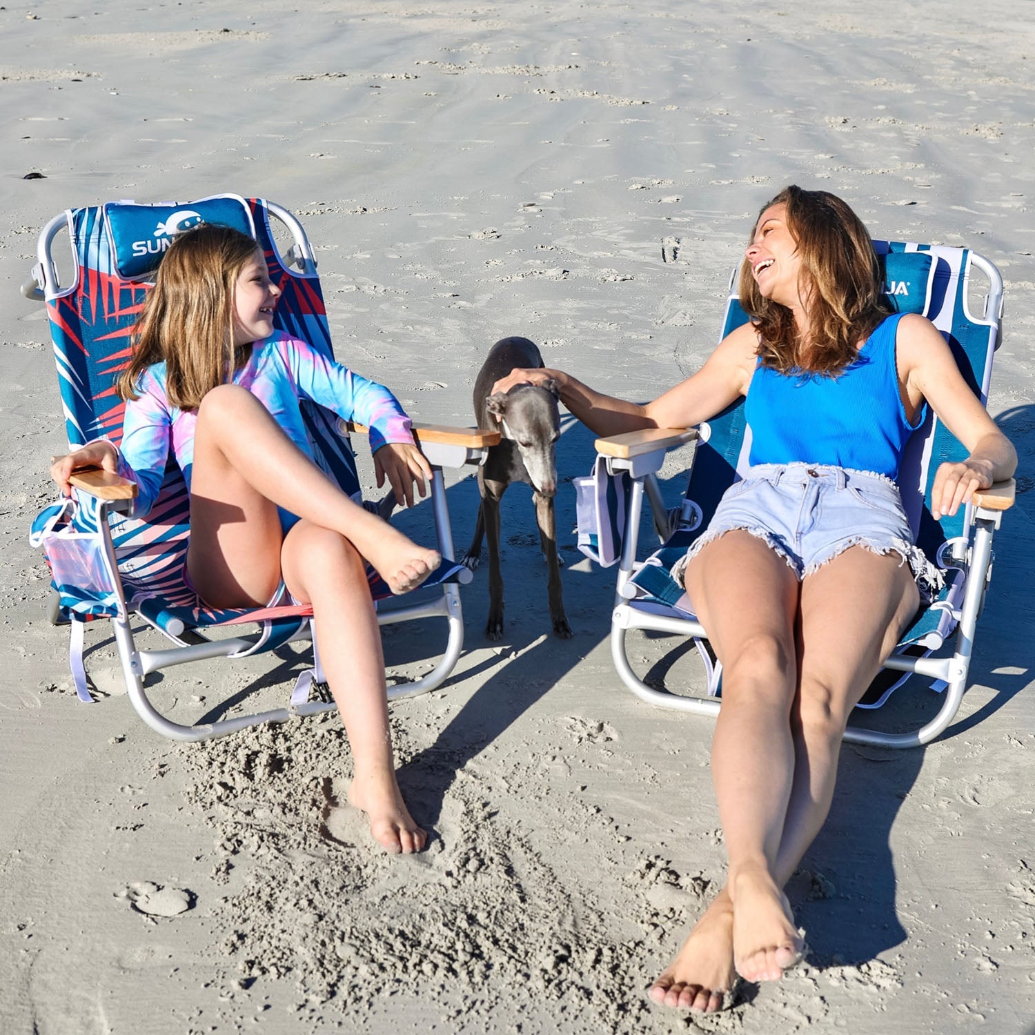 beach-chair-1-pc-x6 Sun-Ninja_Beach_Chair_Flamingos_0_0017_Sun-Ninja_Beach_Chair_Navy_Palm_Leaves_9.jpg
